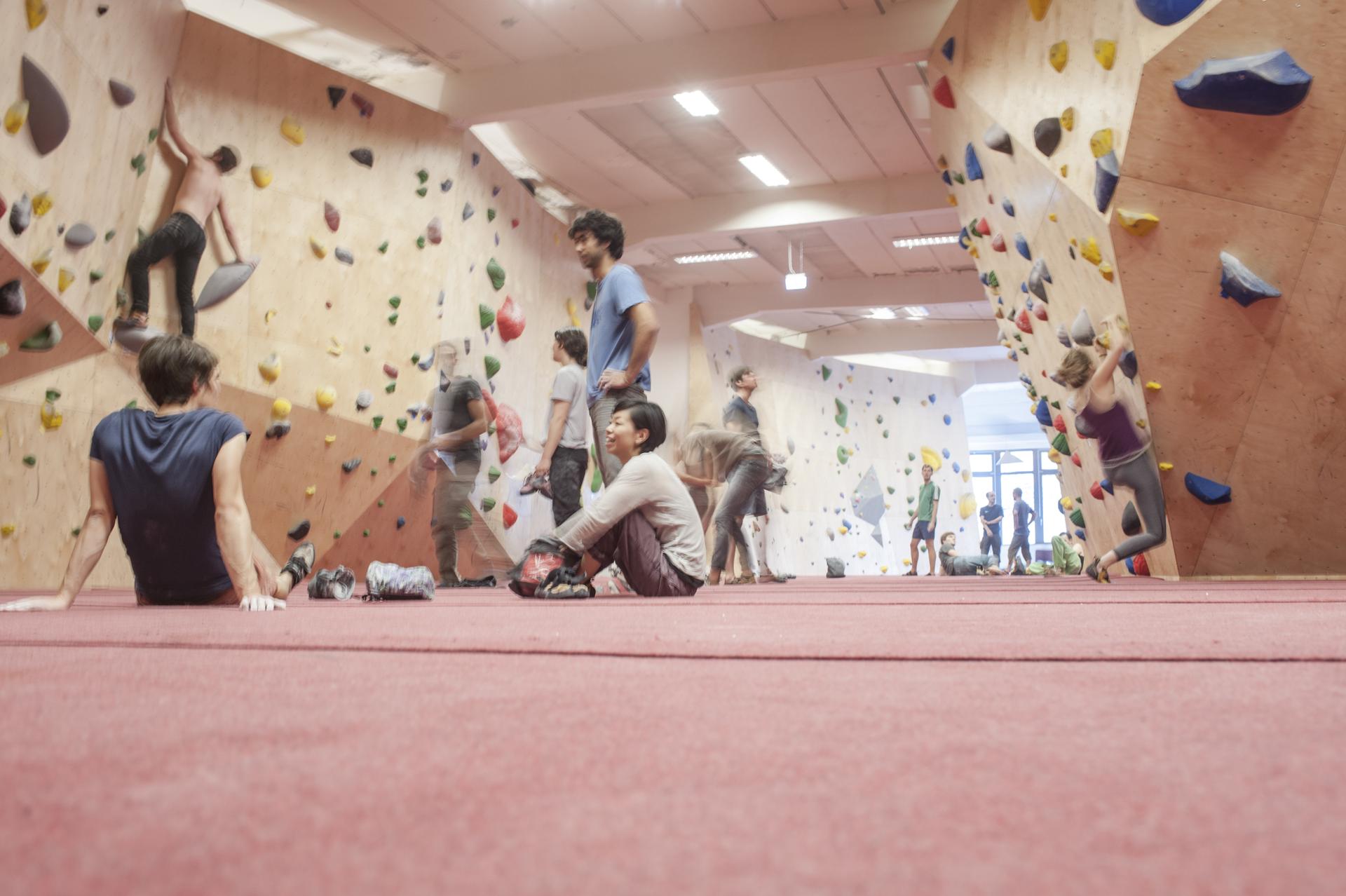 Kletterhalle: Bouldern im Boulderklub in Berlin Kreuzberg (copyright boulderklub) - Boulderklub