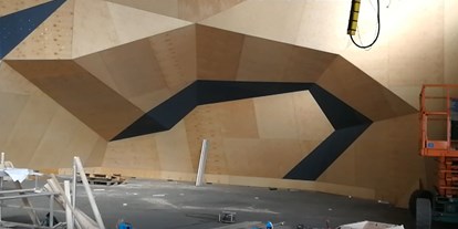 Klettern - Ostseeküste - Bild vom Wandbau, Stand Oktober 2020 - Grips Boulderhalle Greifswald