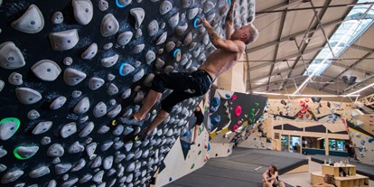 Klettern - Fitness - Nürnberg - Trainingsboard - KilterBoard - der steinbock Boulderhalle Nürnberg