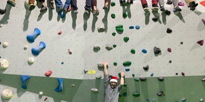 Klettern - Kurse, Unterricht, Training - Hunsrück - „Tisch Neumann“ Truppe - GRAVITY  Boulderhalle