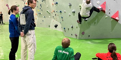 Klettern - Slackline - Hessen Süd - Bouldern - ein Sport mit viel Spass und hohem Fitnessfaktor. - GRAVITY  Boulderhalle