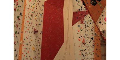 Klettern - Kurse, Unterricht, Training - Baden-Württemberg - VERTICAL - Kletterzentrum Balingen, Indoor Bereich, copyright VERTICAL - Kletterzentrum Balingen - Kletterhalle