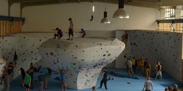 Klettern - Verleih Equipment - Berlin - Berta Block Boulderhalle Indoor - Berta Block