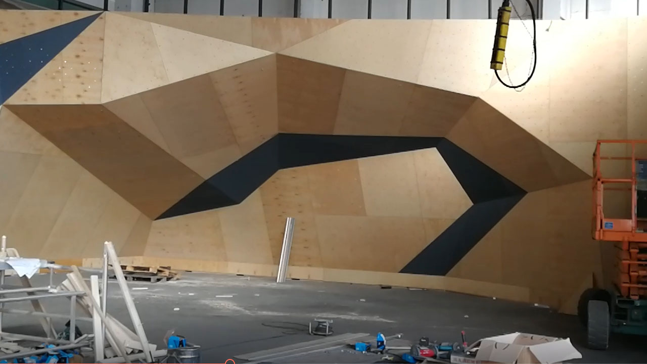 Klettern - Indoor Bereich - Deutschland - Bild vom Wandbau, Stand Oktober 2020 - Grips Boulderhalle Greifswald