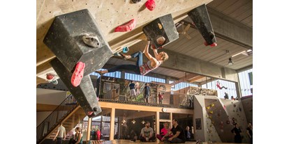 Klettern - Wettkämpfe - der steinbock Boulderhalle Zirndorf