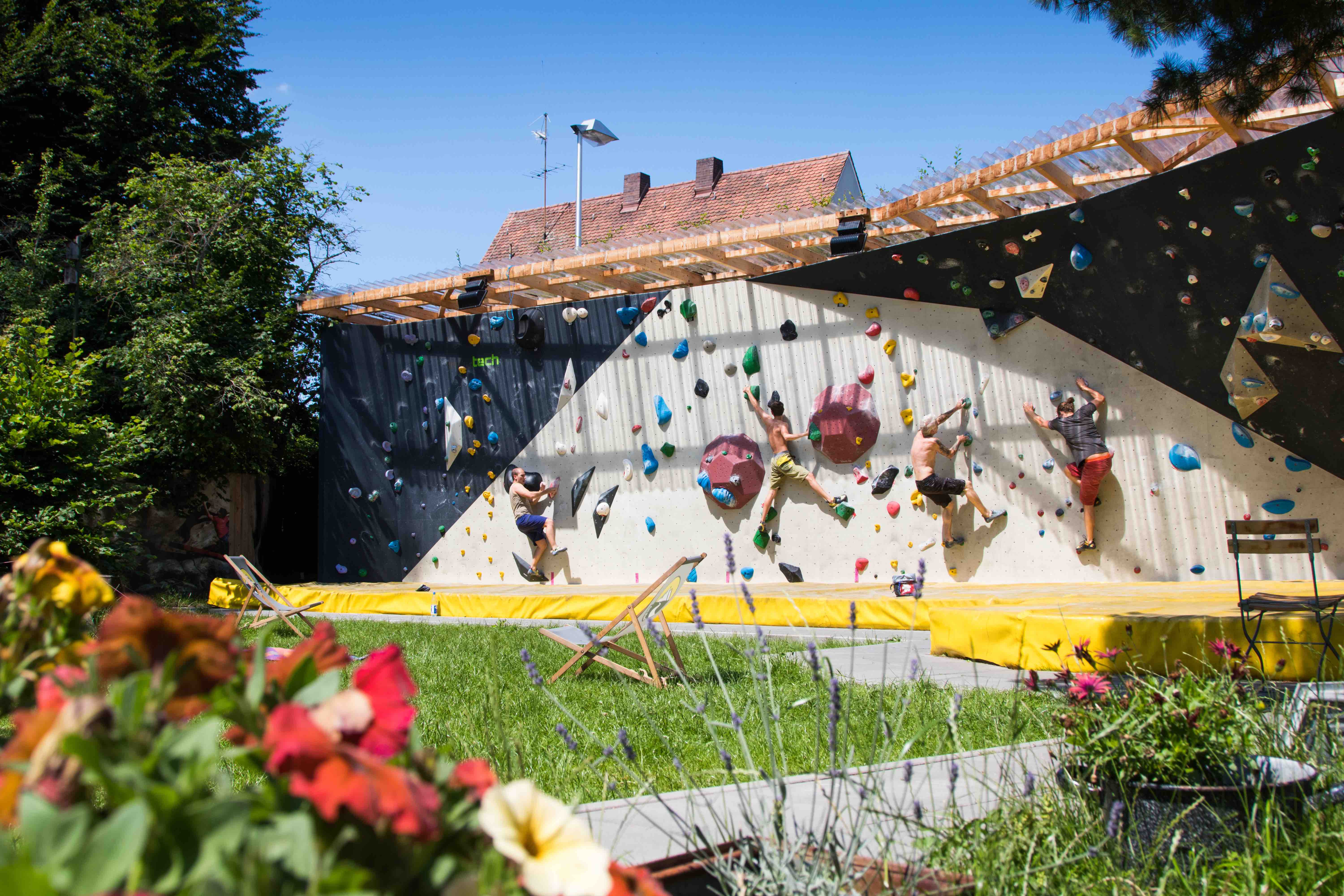 Klettern - Indoor Bereich - der steinbock Boulderhalle Zirndorf