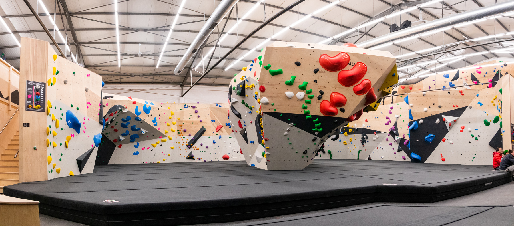 Klettern - Indoor Bereich - der steinbock Boulderhalle Erlangen