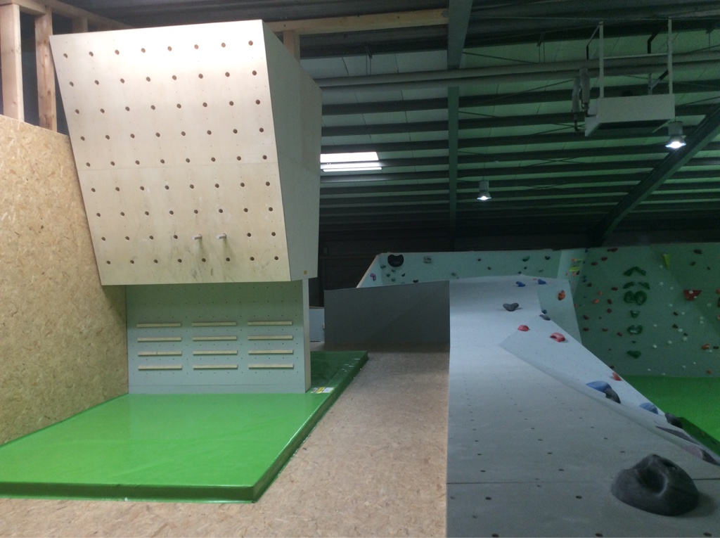 Klettern - Indoor Bereich - Deutschland - Campus Board - GRAVITY Boulderhalle